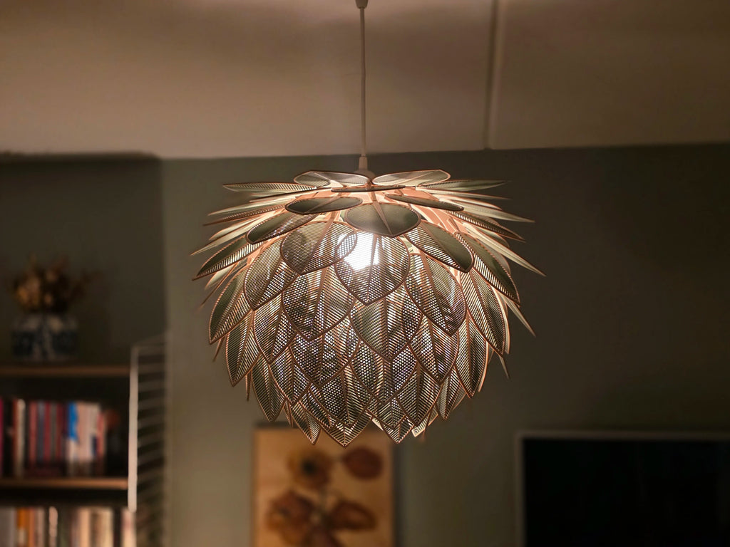 Lush Leaf Lamp