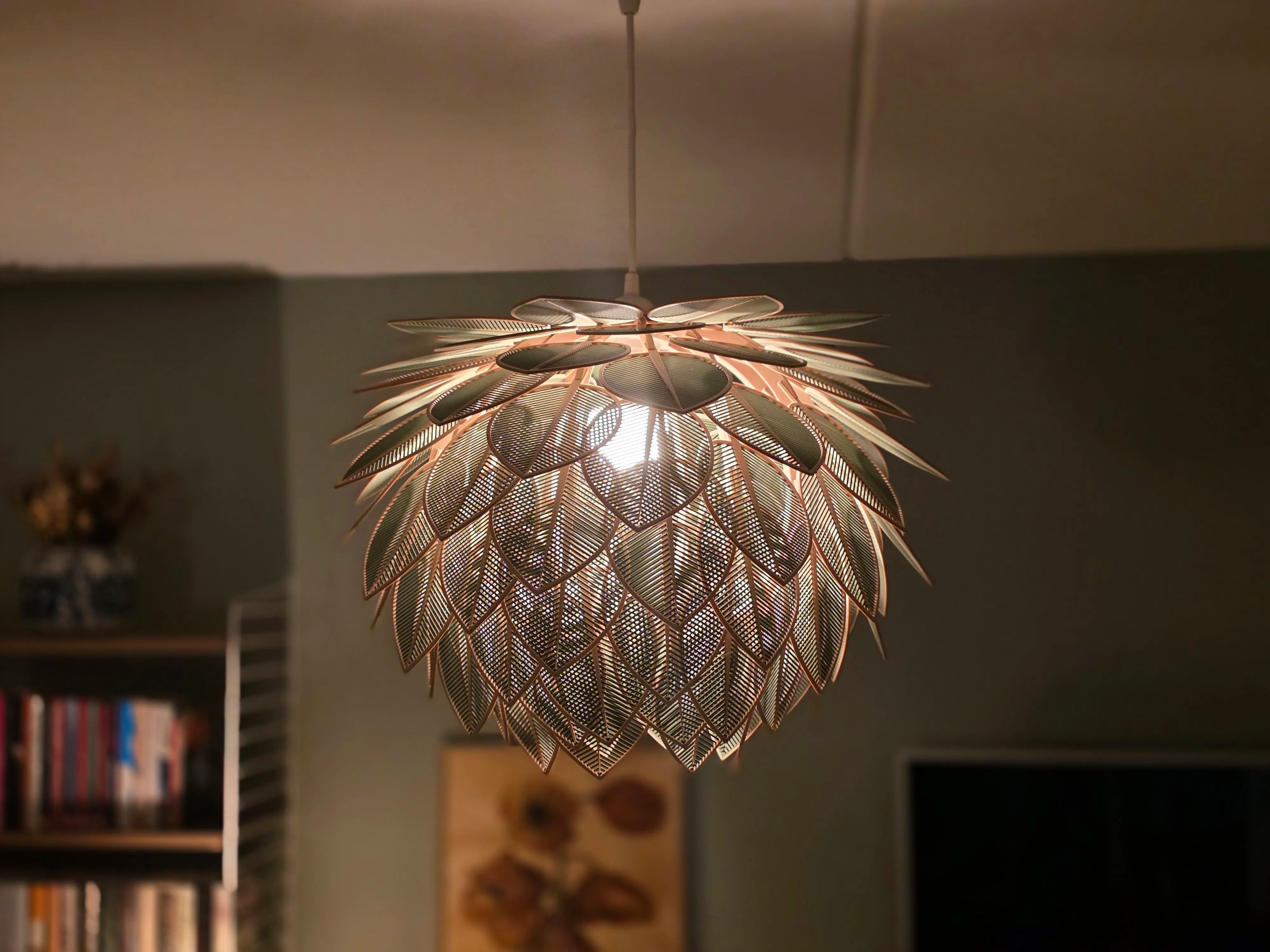 Lush Leaf Lamp
