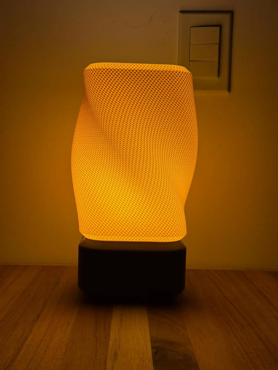 rectangular twisted lamp with basket structure