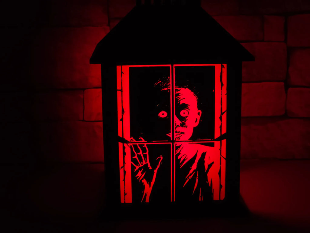 💀 The Lantern of the Damned – Horror LED Shadow Lamp