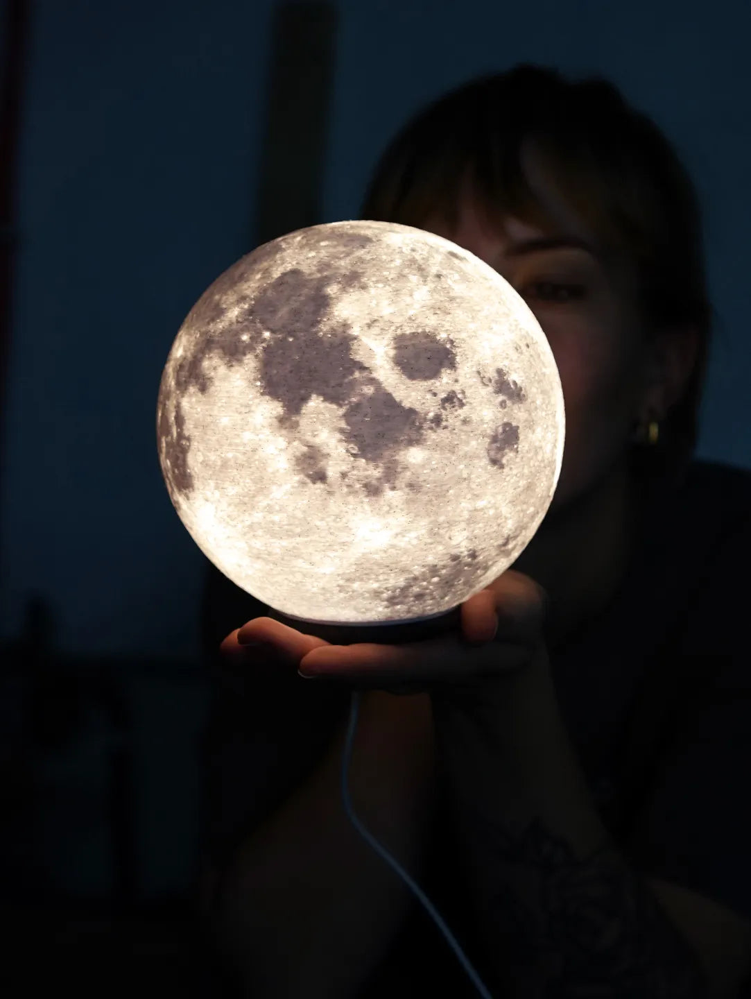 🌕 LUNORA™ – Lunar Glow Lamp